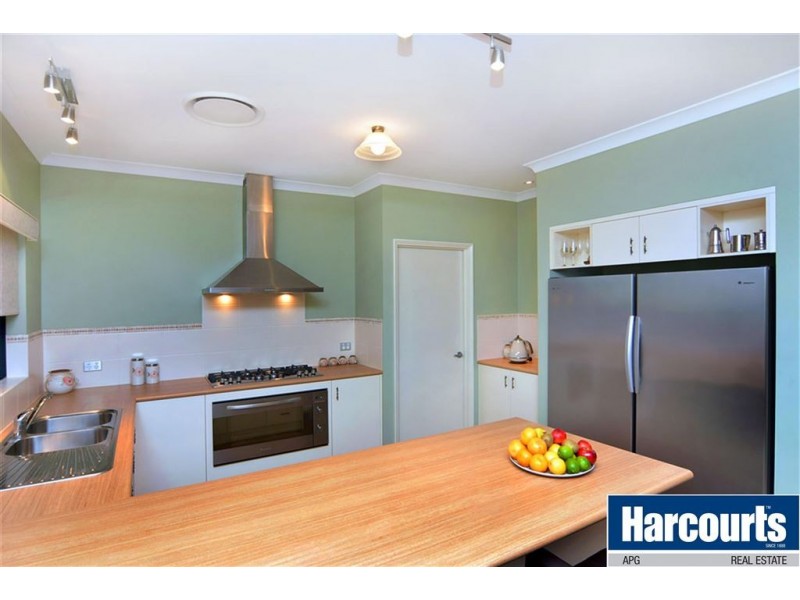 8 Clarence Crescent, Millbridge WA 6232