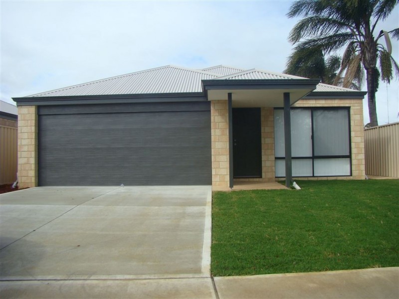 4/60 Capel Drive, Capel WA 6271