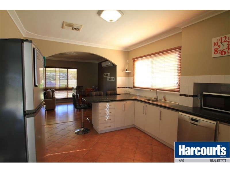 128 Young Street, Harvey WA 6220