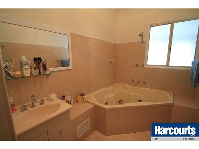 128 Young Street, Harvey WA 6220