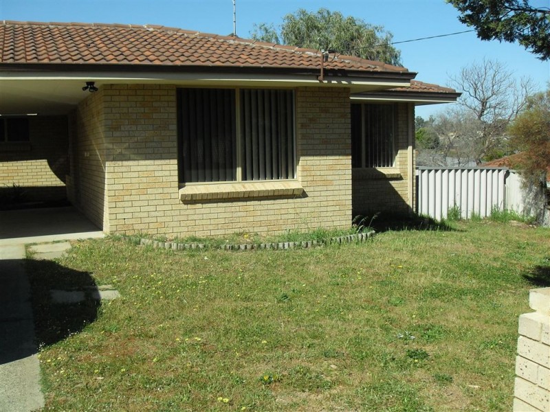 13 Lockwood Crescent, Withers WA 6230