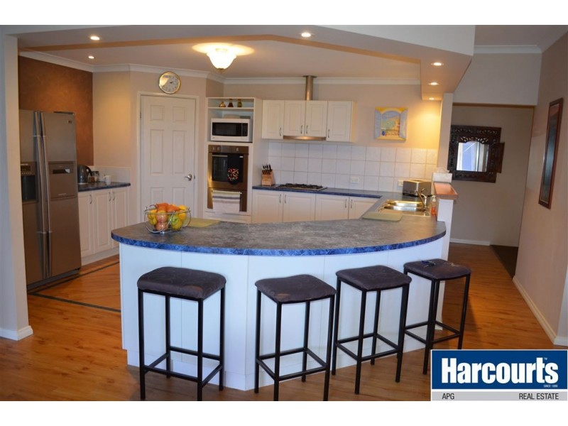 34 Lisa Road, Australind WA 6233