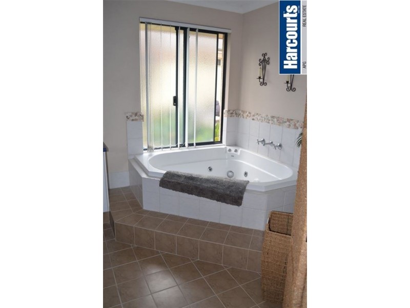 34 Lisa Road, Australind WA 6233