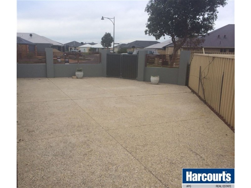 15 Clarence Crescent, Millbridge WA 6232