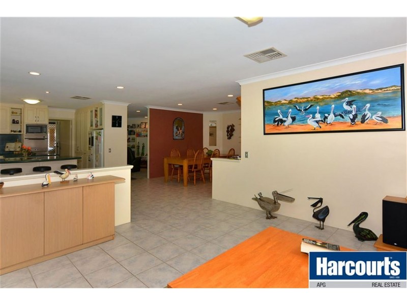 14 Birkdale Place, Pelican Point WA 6230