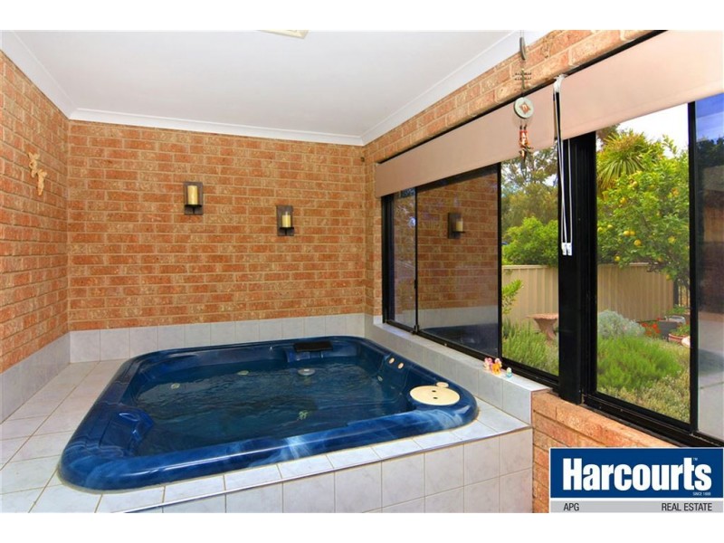 14 Birkdale Place, Pelican Point WA 6230