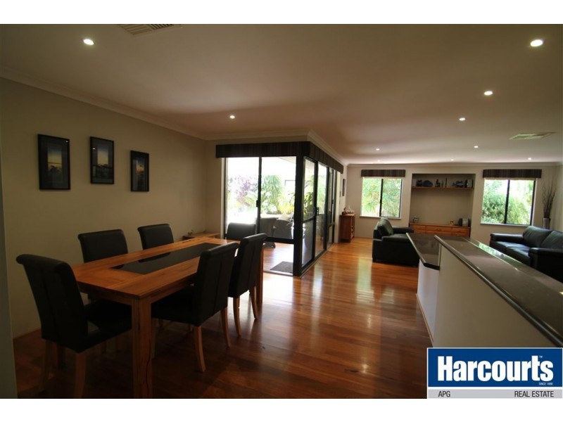 14 Tanzanite Road, Australind WA 6233