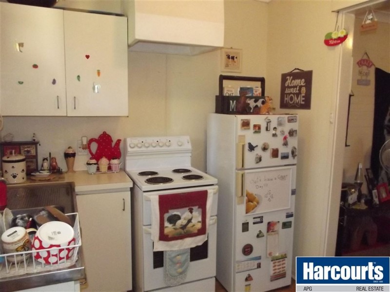 16D Stallard Place, Withers WA 6230