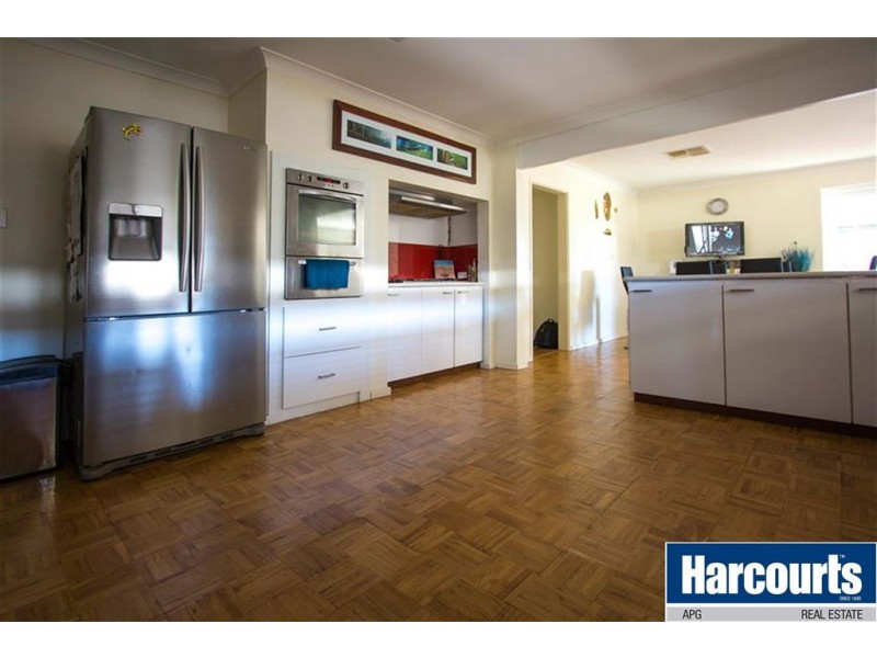 1 Absolon Cr, Australind WA 6233