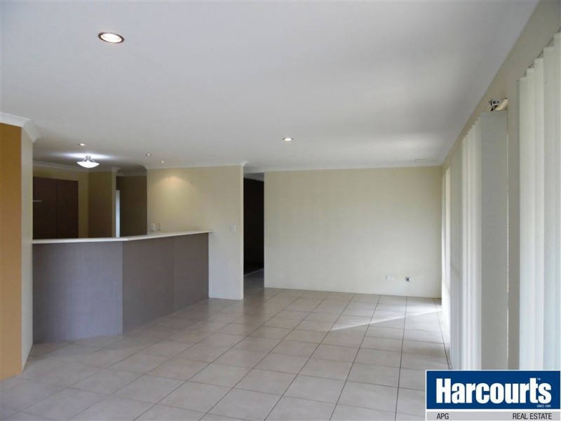 27 Wiroo Loop, Dalyellup WA 6230