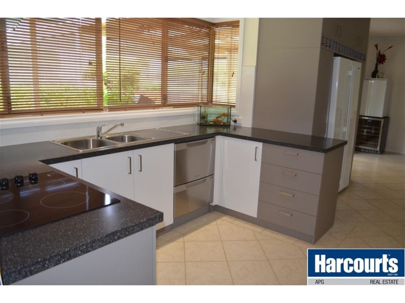 49 Parkfield Way, Australind WA 6233