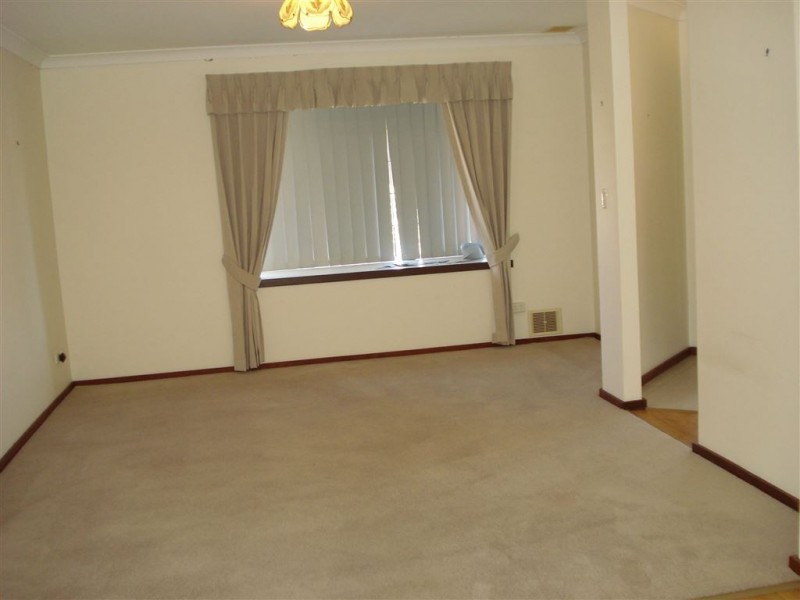 16/13 Paris Road, Australind WA 6233