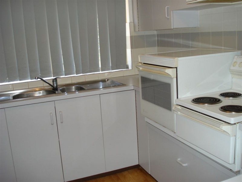 16/13 Paris Road, Australind WA 6233