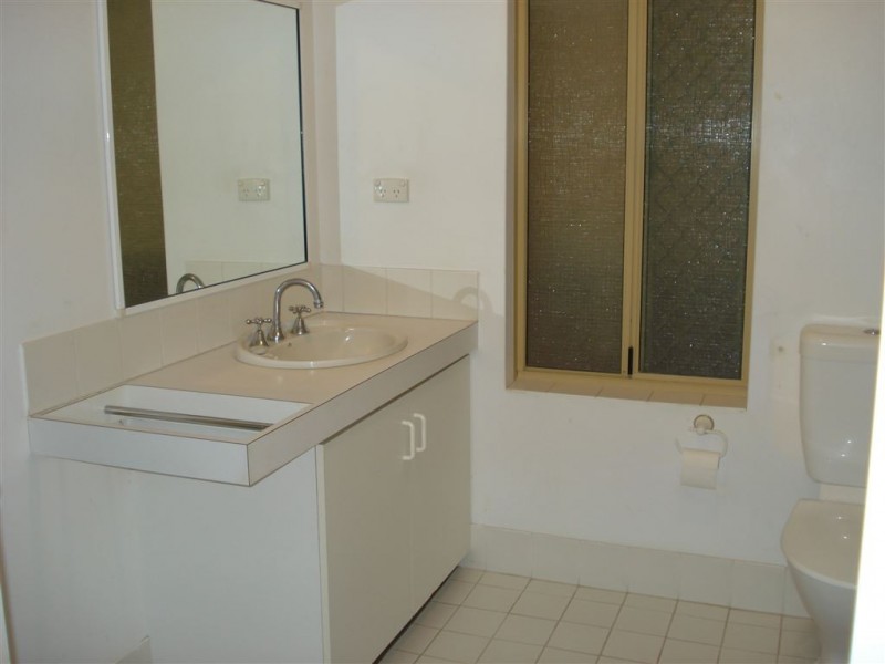 16/13 Paris Road, Australind WA 6233