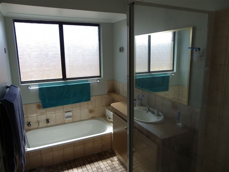 10 Montgomery  Drive, Eaton WA 6232