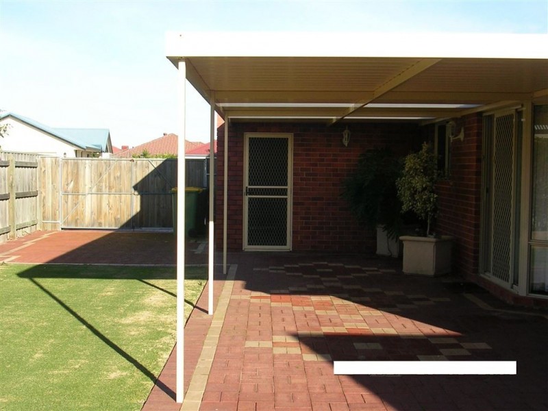 8 Barton Drive, Australind WA 6233