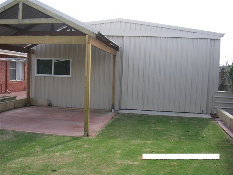 8 Barton Drive, Australind WA 6233