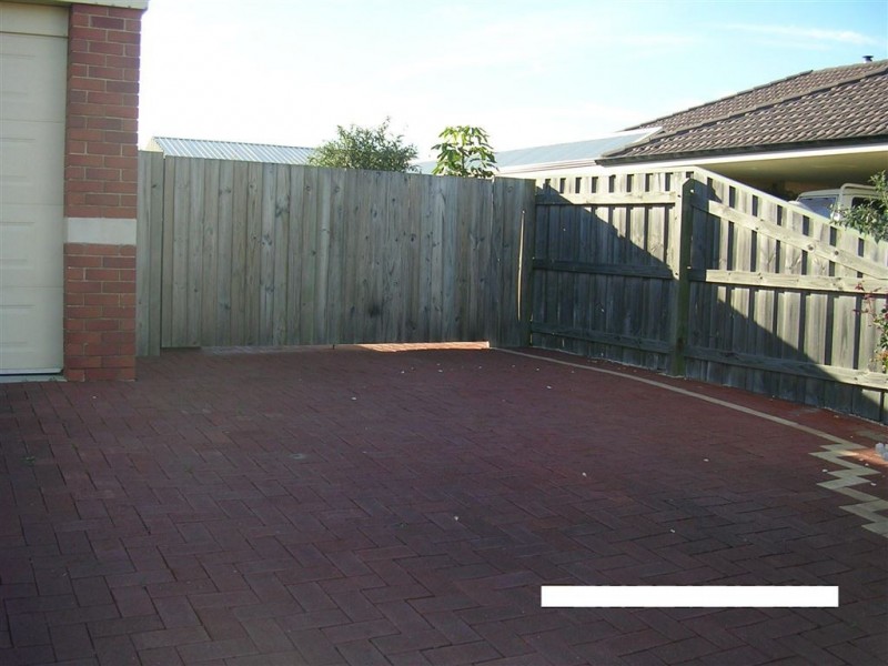 8 Barton Drive, Australind WA 6233