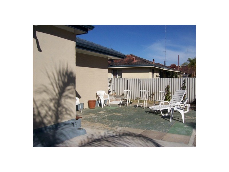 44 Parade Rd, Bunbury WA 6230