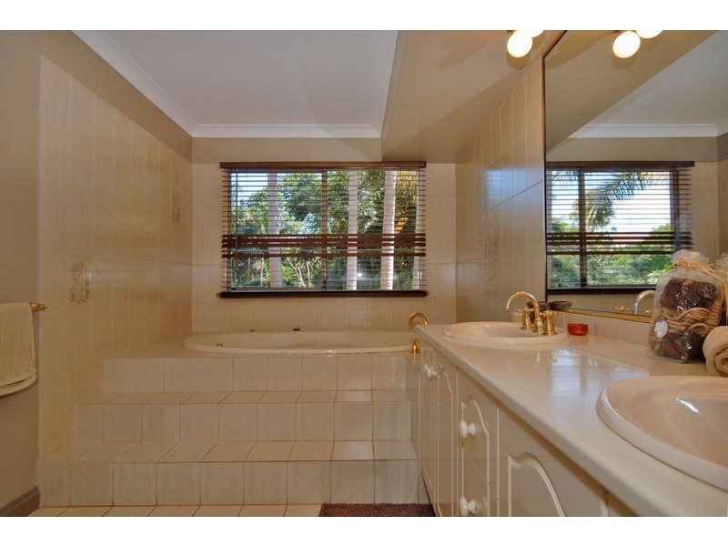 1 Glen Eden Court, Flaxton QLD 4560