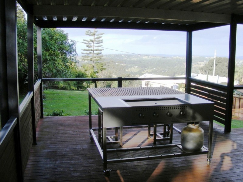 38 Post Office Road, Mapleton QLD 4560