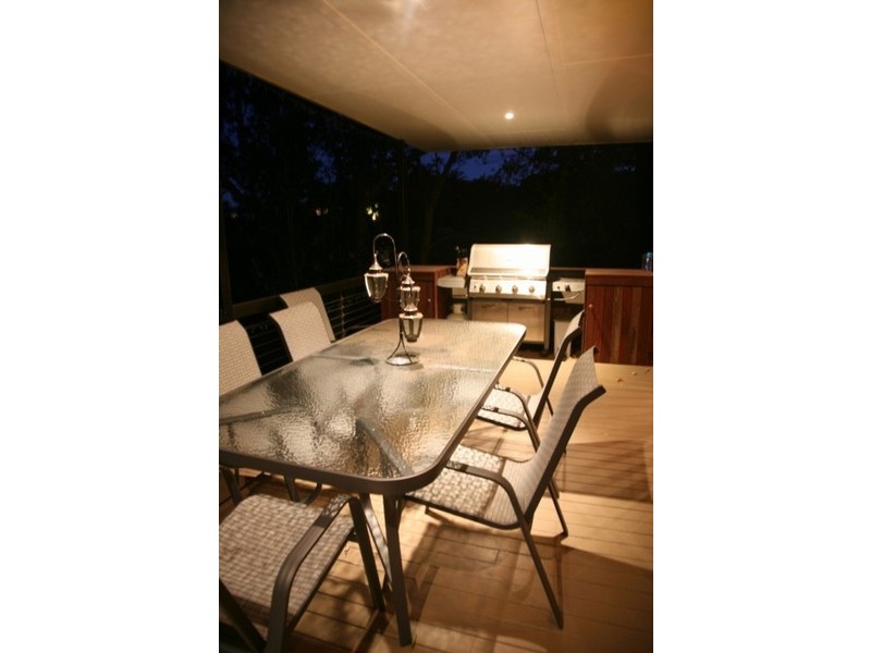 20 Palm Street, Maleny QLD 4552