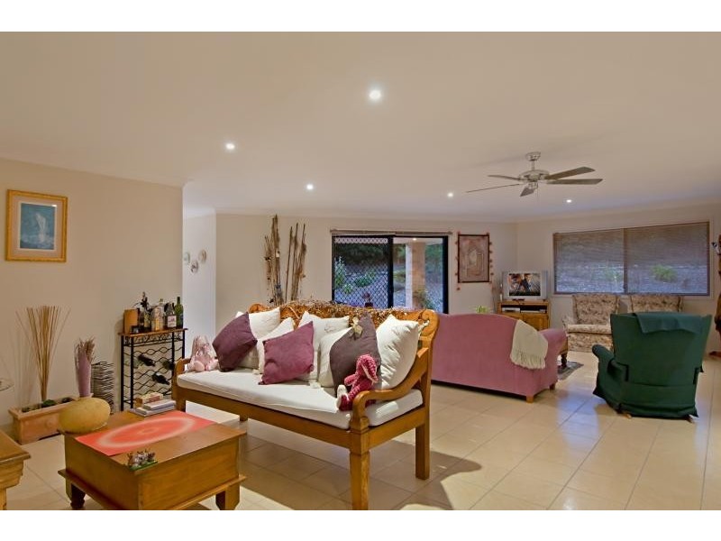 7 Burgess Avenue, Maleny QLD 4552