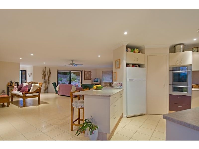 7 Burgess Avenue, Maleny QLD 4552