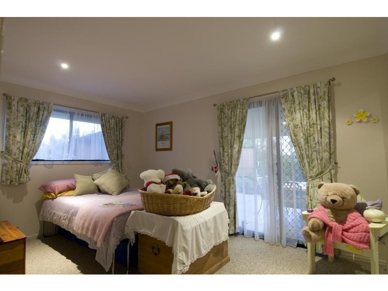 7 Burgess Avenue, Maleny QLD 4552