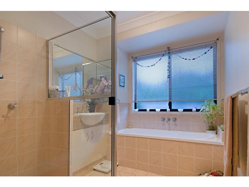 7 Burgess Avenue, Maleny QLD 4552