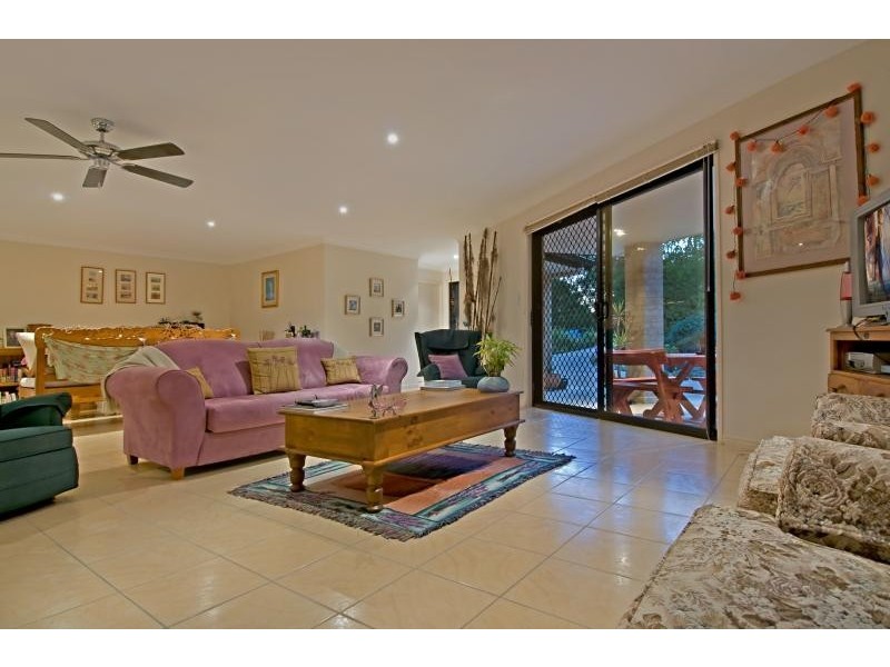 7 Burgess Avenue, Maleny QLD 4552