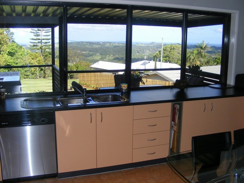 38 Post Office Road, Mapleton QLD 4560