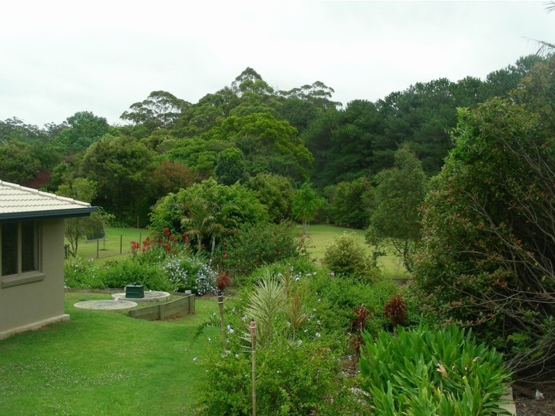 8 Rainbow Park Drive, Mapleton QLD 4560