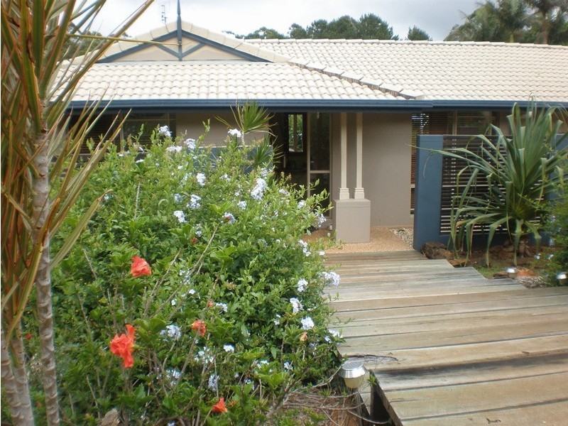 8 Rainbow Park Drive, Mapleton QLD 4560