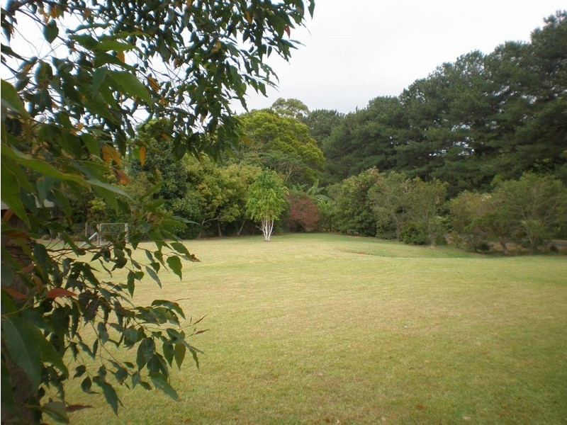 8 Rainbow Park Drive, Mapleton QLD 4560