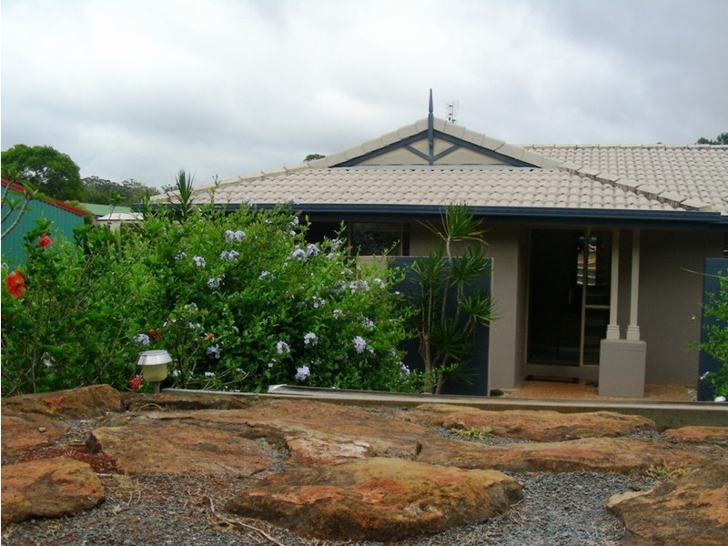 8 Rainbow Park Drive, Mapleton QLD 4560