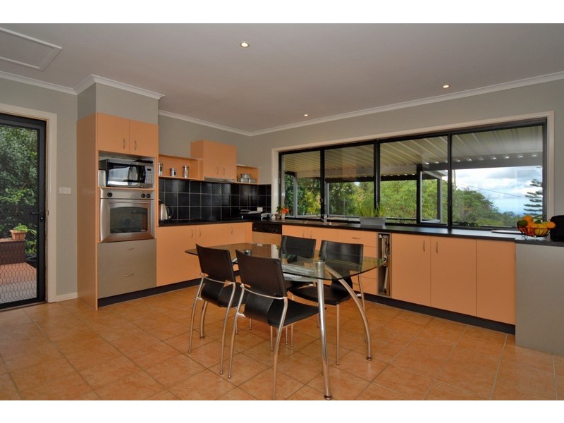 38 Post Office Road, Mapleton QLD 4560