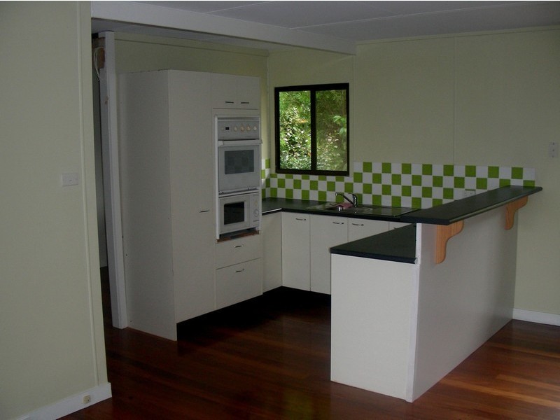 18 Maple Avenue, Mapleton QLD 4560