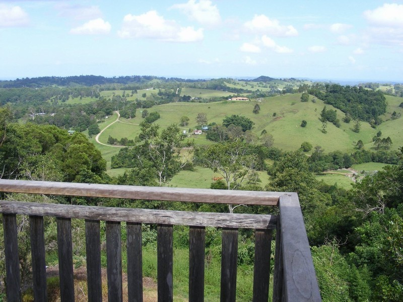 18 Maple Avenue, Mapleton QLD 4560