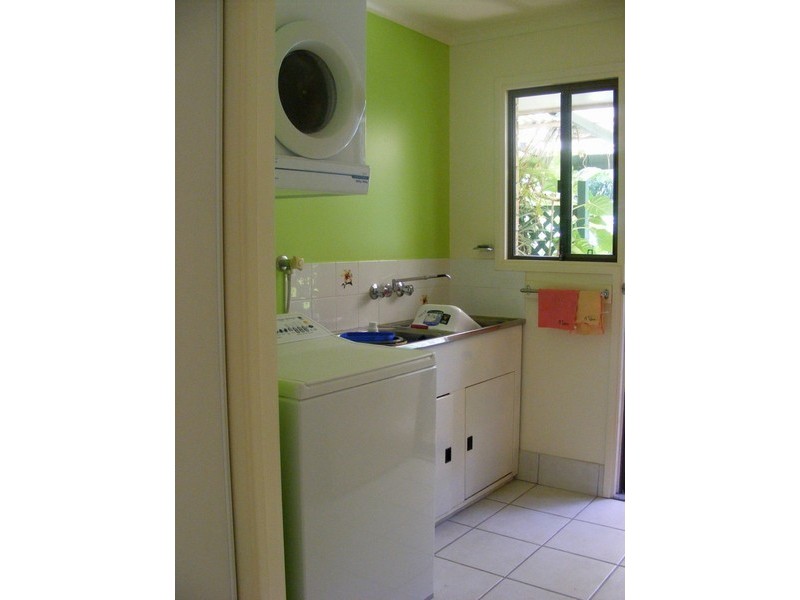 Dulong QLD 4560