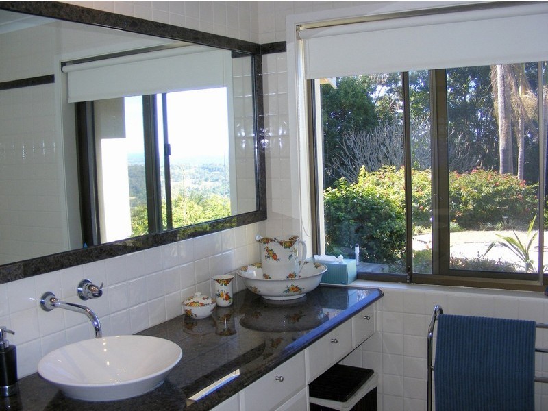 40 Rainbow Park Drive, Mapleton QLD 4560