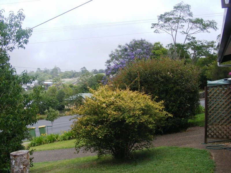 22 Teak Street, Maleny QLD 4552