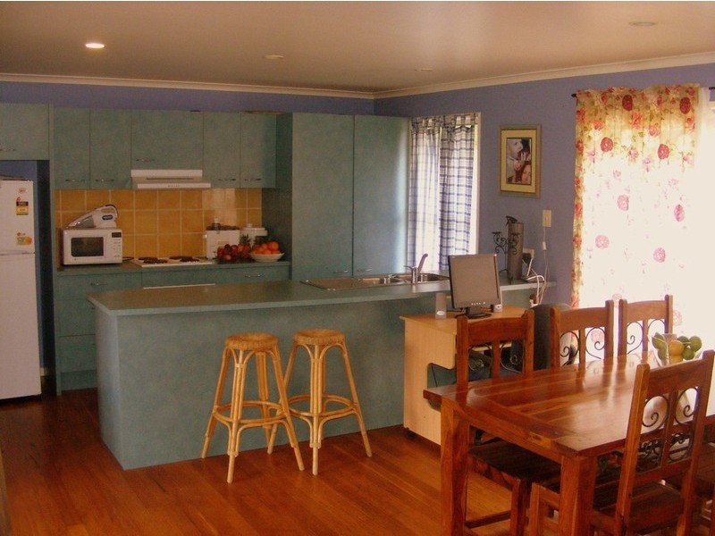 16 Hoffman Close, Montville QLD 4560