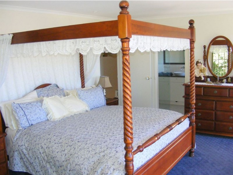 40 Rainbow Park Drive, Mapleton QLD 4560