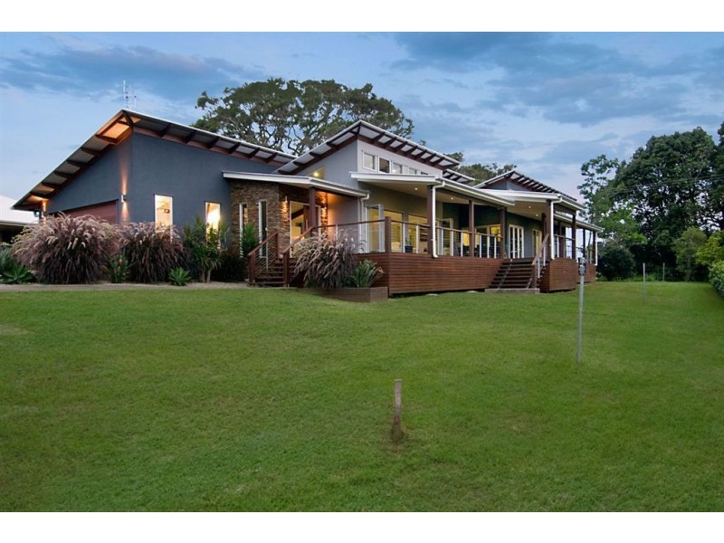 2 Curlew Court, Maleny QLD 4552