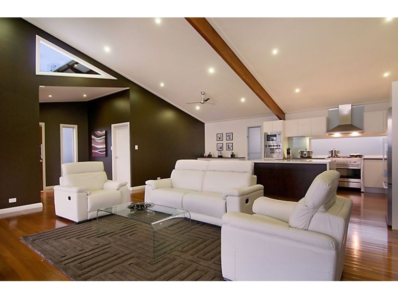 2 Curlew Court, Maleny QLD 4552