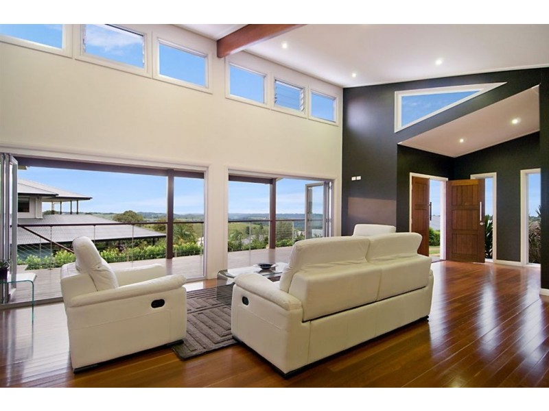 2 Curlew Court, Maleny QLD 4552