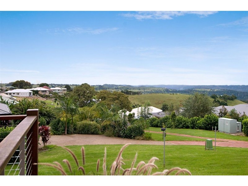 2 Curlew Court, Maleny QLD 4552