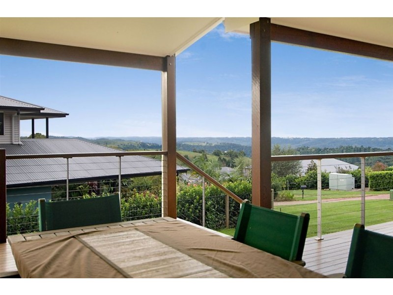 2 Curlew Court, Maleny QLD 4552