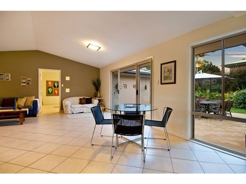 8 Rainbow Park Drive, Mapleton QLD 4560